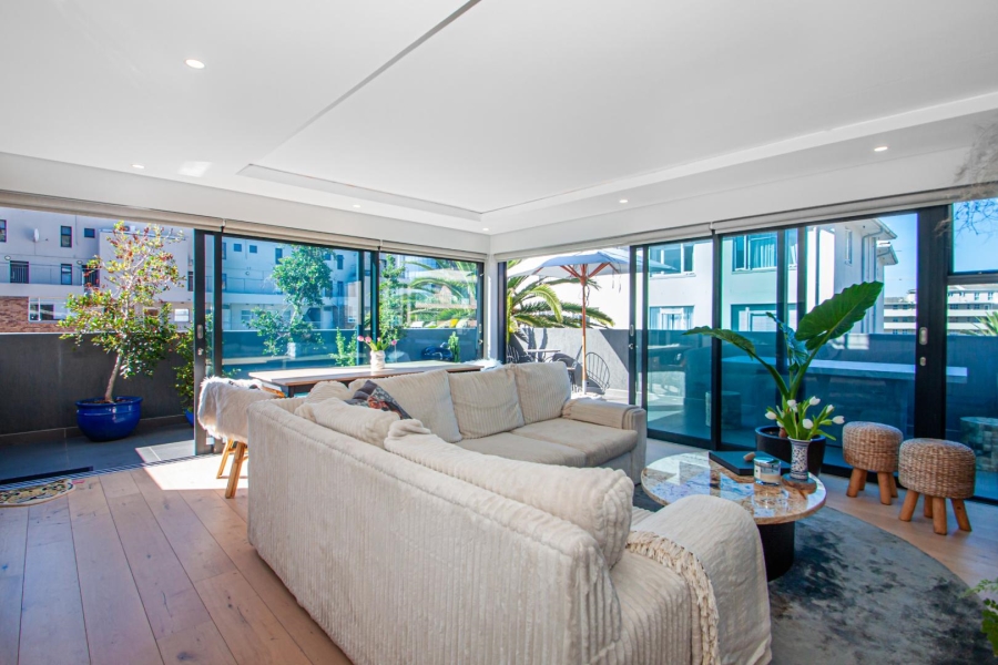 2 Bedroom Property for Sale in Sea Point Western Cape